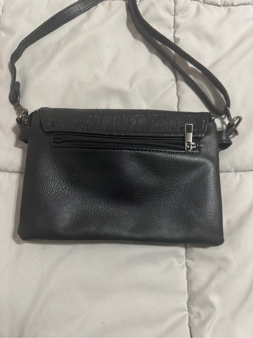 Black Croc-Texture Crossbody Bag - Picture 7 of 9